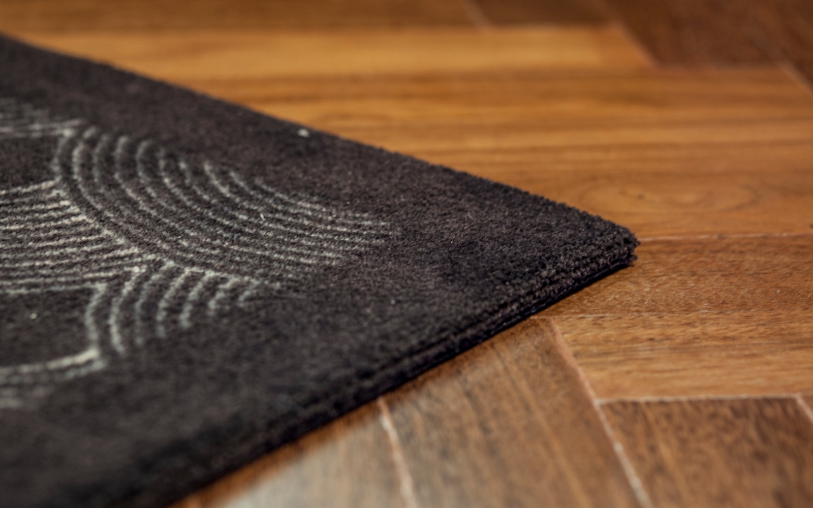 Hotelteppich: Ob angepasster Teppich als Statement im Raum oder den ganzen Boden bedeckend