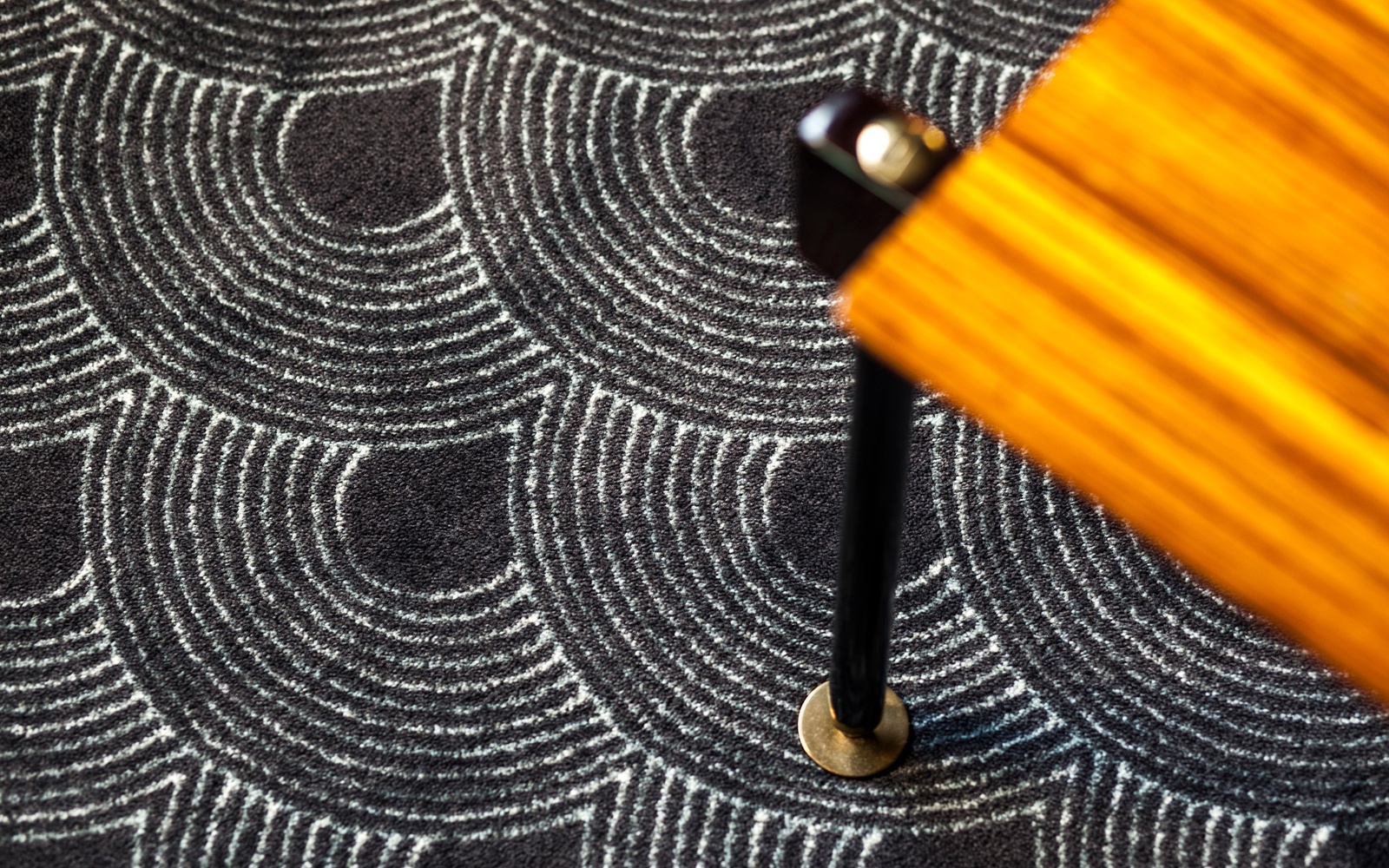 Hotelteppich: Gemusterte Teppiche können besondere Wirkungen in der Raumgestaltung erzeugen